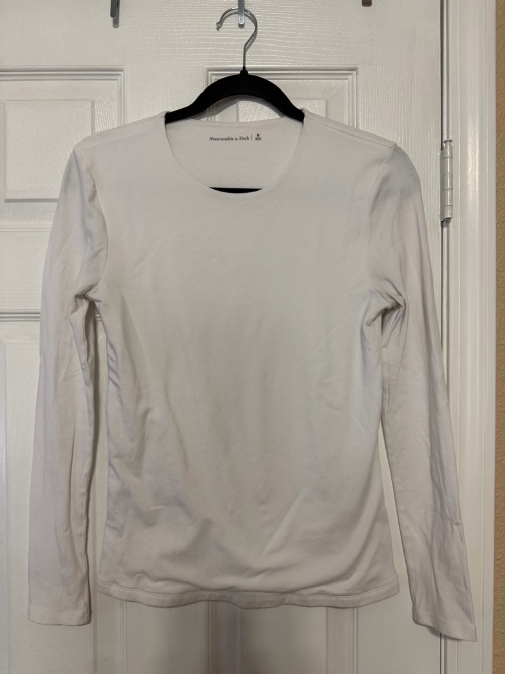 Abercrombie & Fitch White Long Sleeve Crew Tee